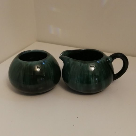 Blue Mountain Pottery, creamer and sugar bowl. - Picture 3 of 4